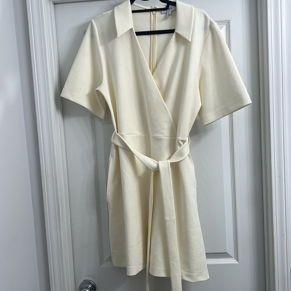 COS Wrap-Effect Playsuit Size L with Pockets - Picture 7 of 9